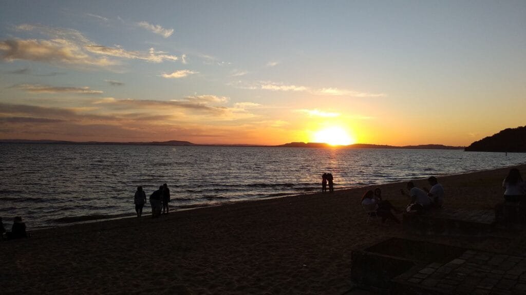 Verão no RS: destinos para se refrescar e curtir a natureza 2 Orla de Ipanema em Porto Alegre Foto Rosana Klafke Blog Sem Roteiro